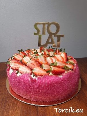Tort "shugar sheet" z owocami oraz topperem