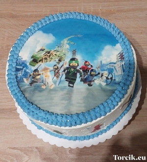 Tort z jadalnym opłatkiem "lego"