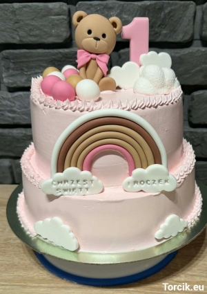 Tort dwupiętrowy z ozdobami z masy cukrowej